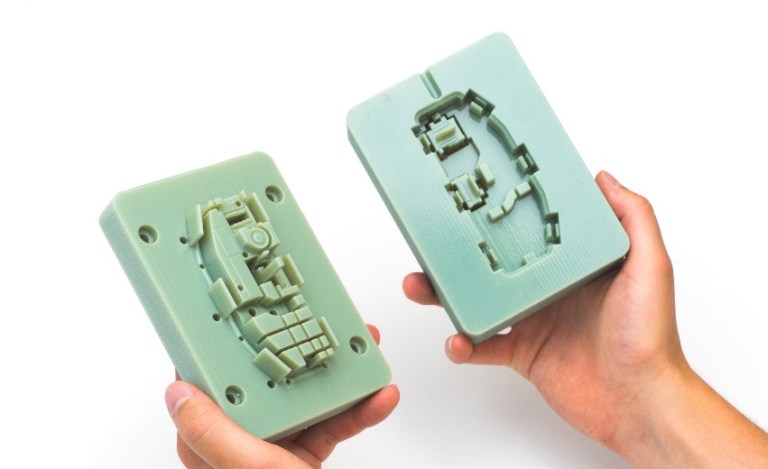 Fusion laser sur lit de poudre ou jet de matière, quelle technologie convient le mieux à la production d’inserts de moules personnalisés ? – 3D ADEPT MEDIA